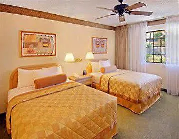 Embassy North 3* Phoenix